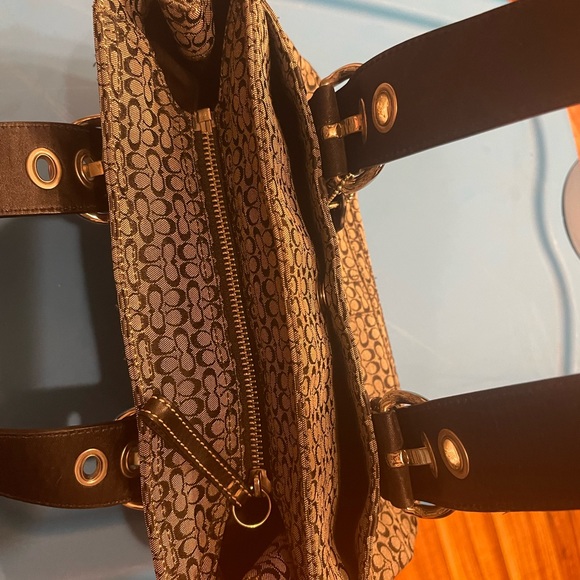 Authentic Coach SOHO Pleated Signature Black Satchel Serial C0867-F12310 - Picture 9 of 16